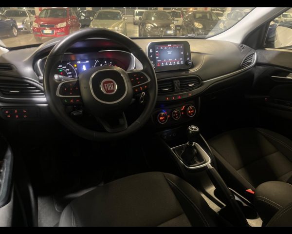 Fiat Tipo (2015-->) - Tipo 1.6 Mjt S&S SW Lounge