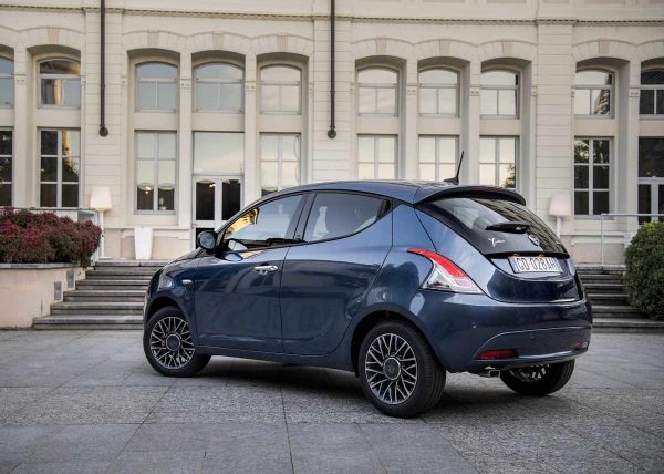 Lancia Ypsilon My23 1.0 Firefly 70 CvStart&Stop Hybrid Gold