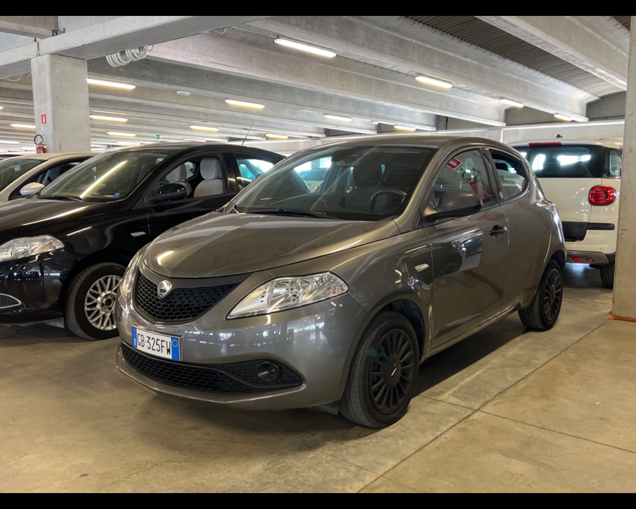 Lancia Ypsilon 3ª serie - Ypsilon 1.0 FireFly 5 porte S&S Hybrid Ec